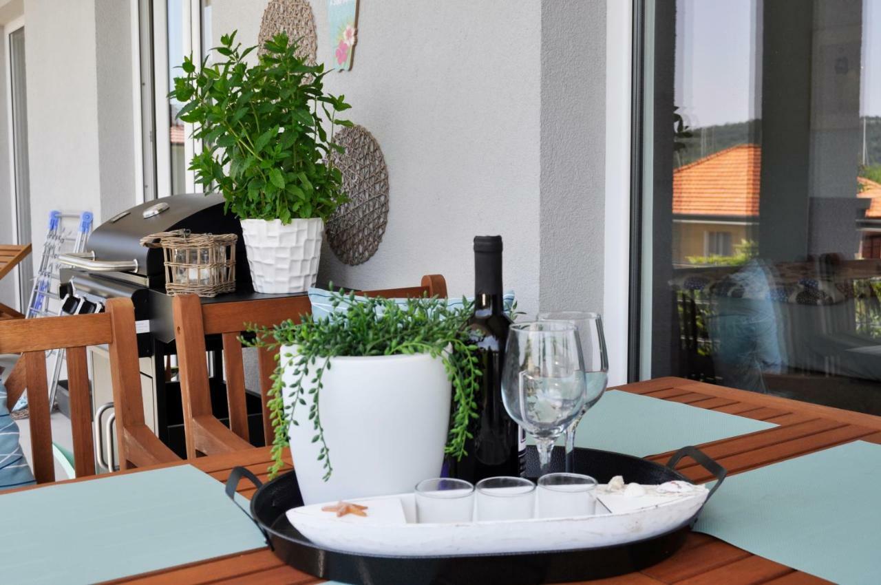 Anemos Apartman Tisno Exterior foto